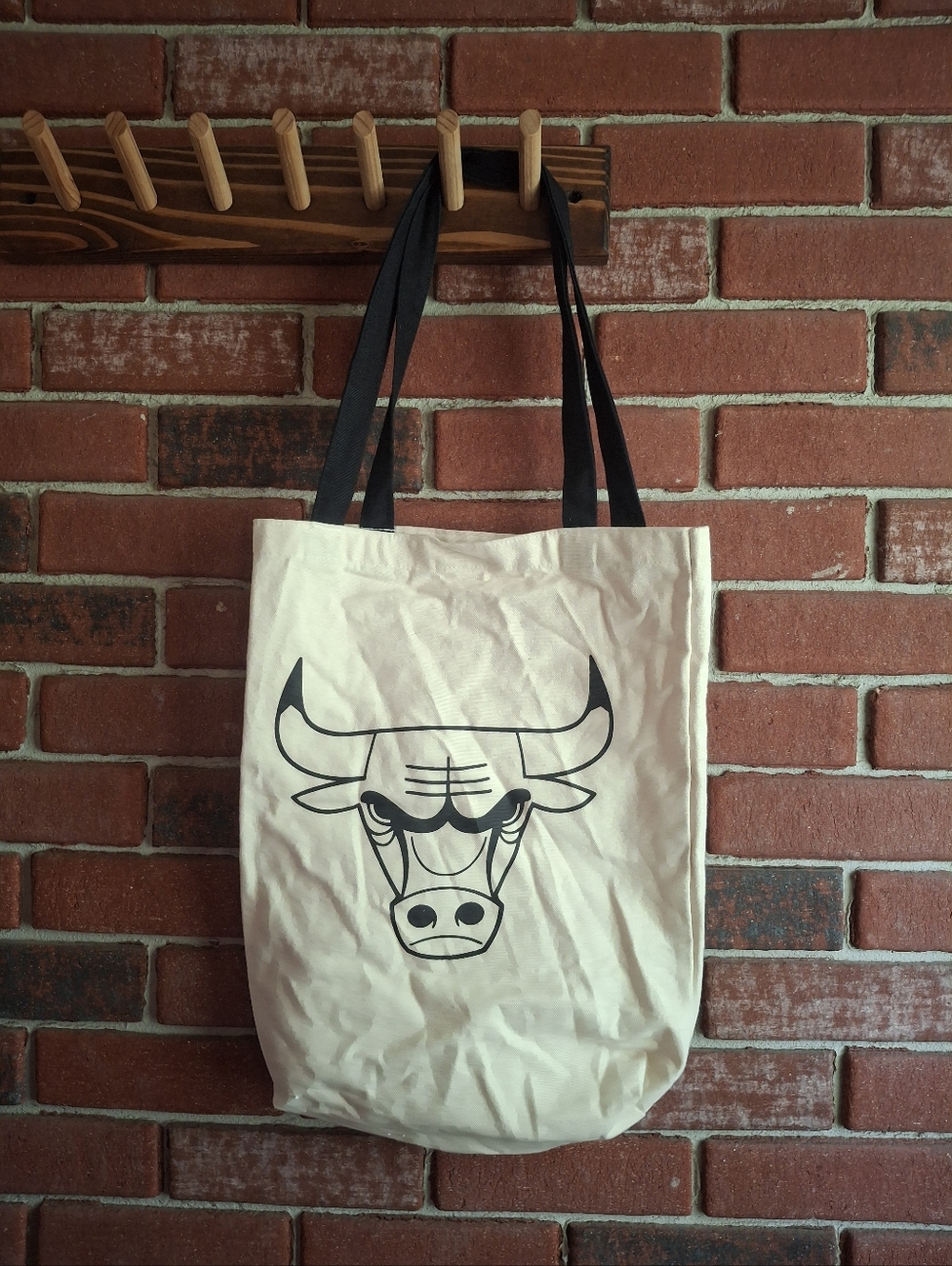 Chicago Bulls cream/ white tote bag